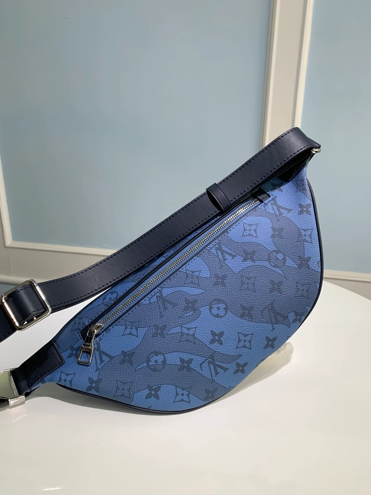 루이비통 디스커버리 범 백 M22576