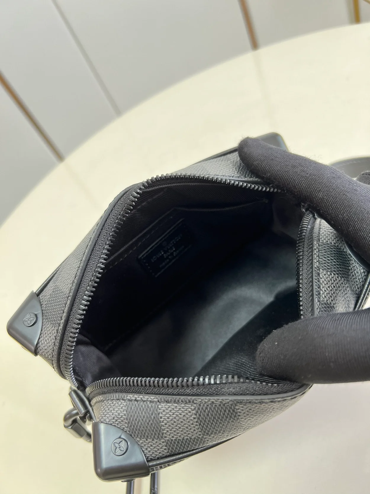 루이비통 스탬프 미니 소프트 트렁크 N45278