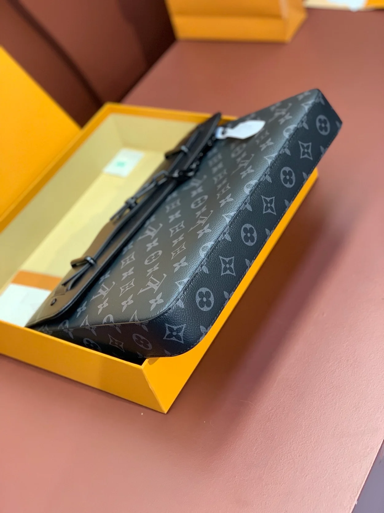 루이비통 포쉐트 스티머 핸드백 M80107