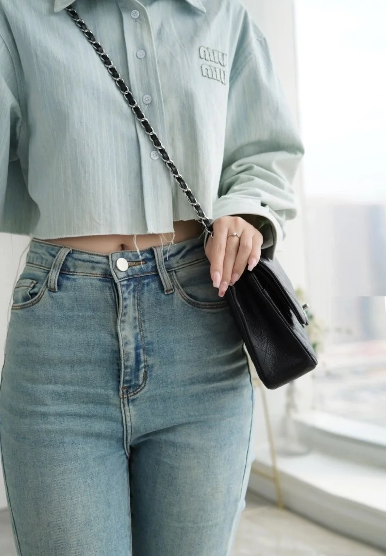 샤넬 클래식 미디엄 블랙 은장 캐비어