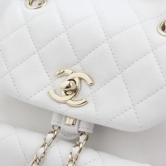 샤넬 22A 듀마 포켓 백 스몰 화이트 램스킨