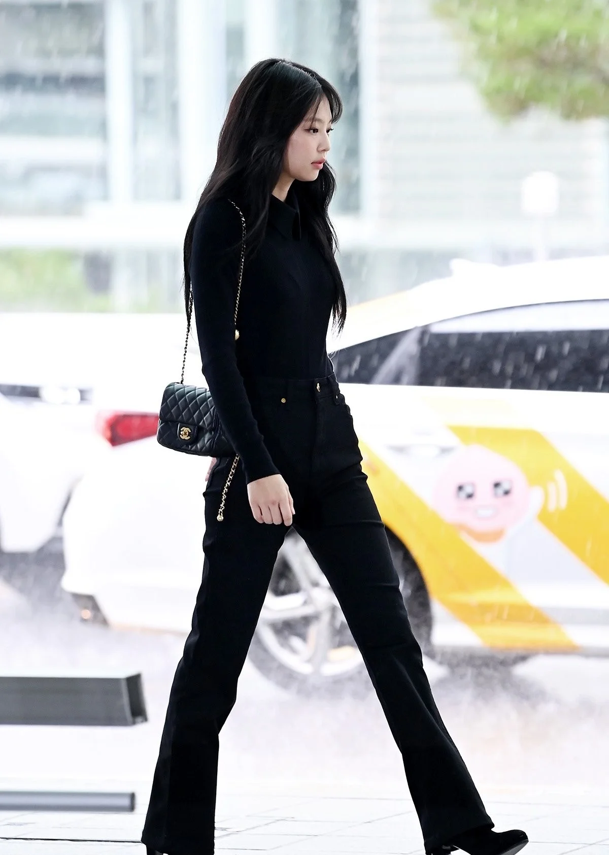 샤넬 클래식 골드볼 플랩백 미니 블랙