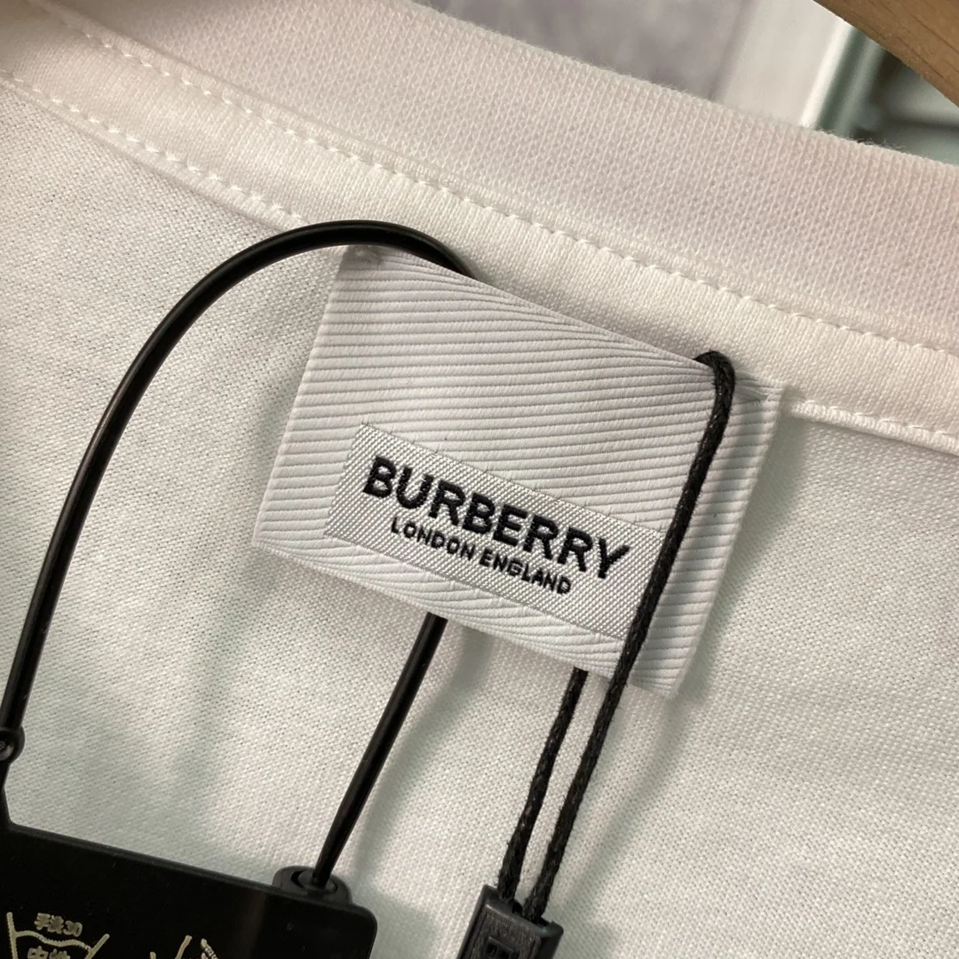 버버리 TB 모노그램 모티브 롱슬리브