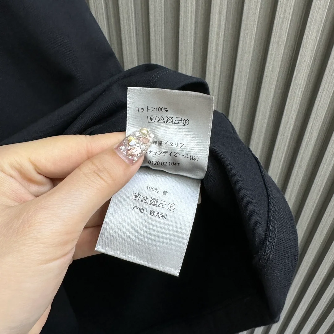 디올 릴렉스 핏 오가닉 블랙 티셔츠