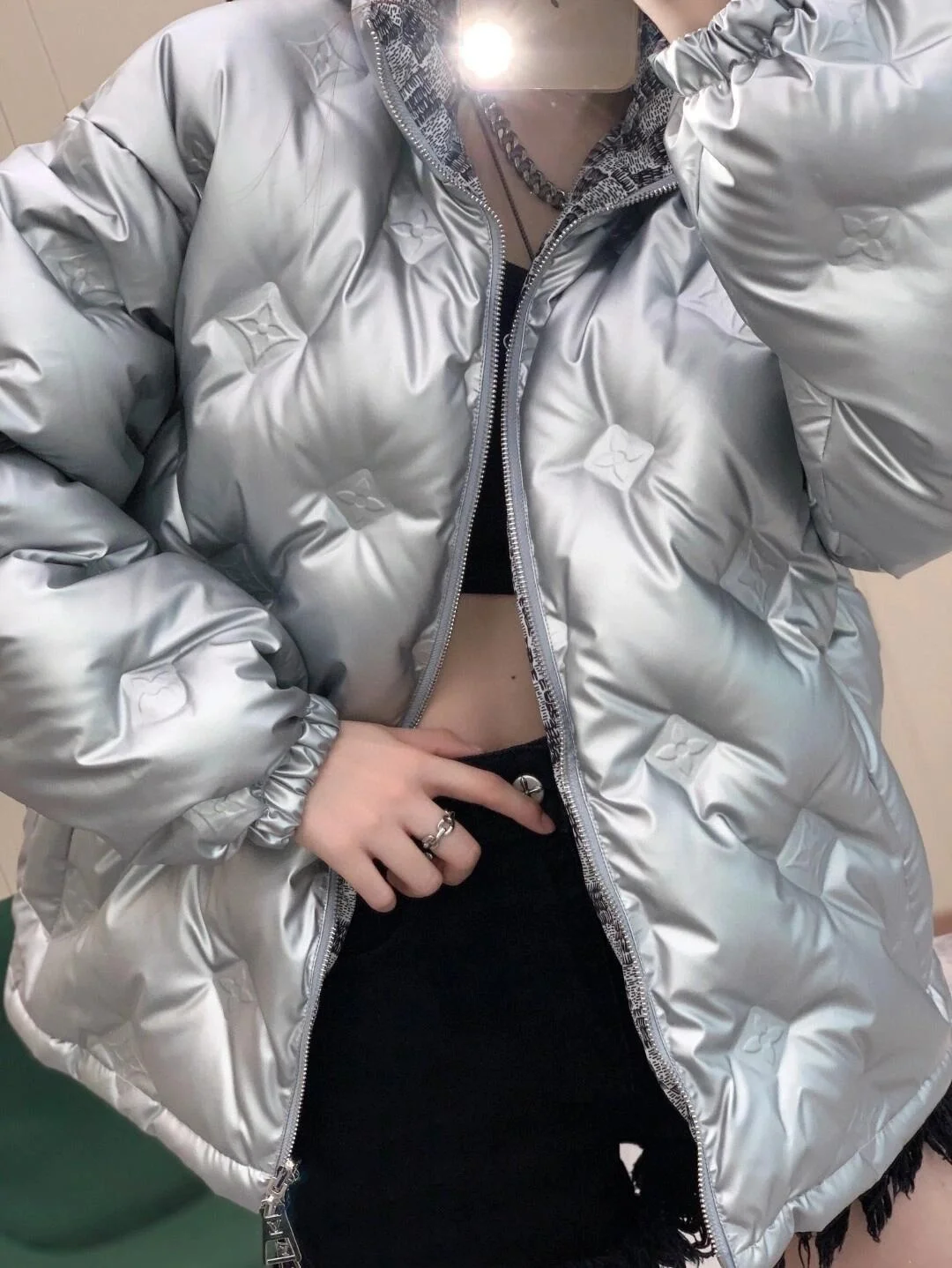 루이비통 메탈릭 실버 리버시블 재킷