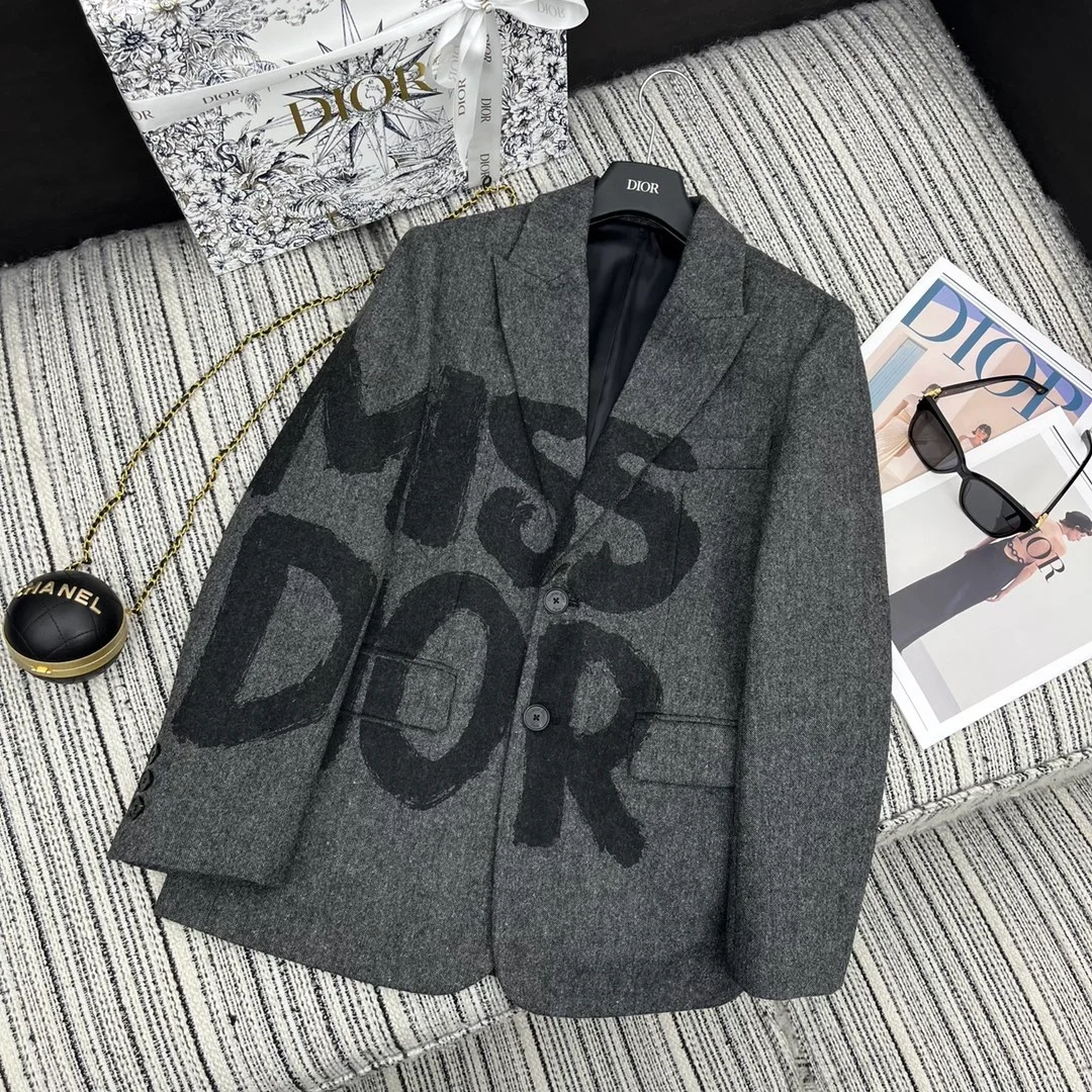 디올 블랙 Miss Dior Graffiti 모티브 울 블레이저