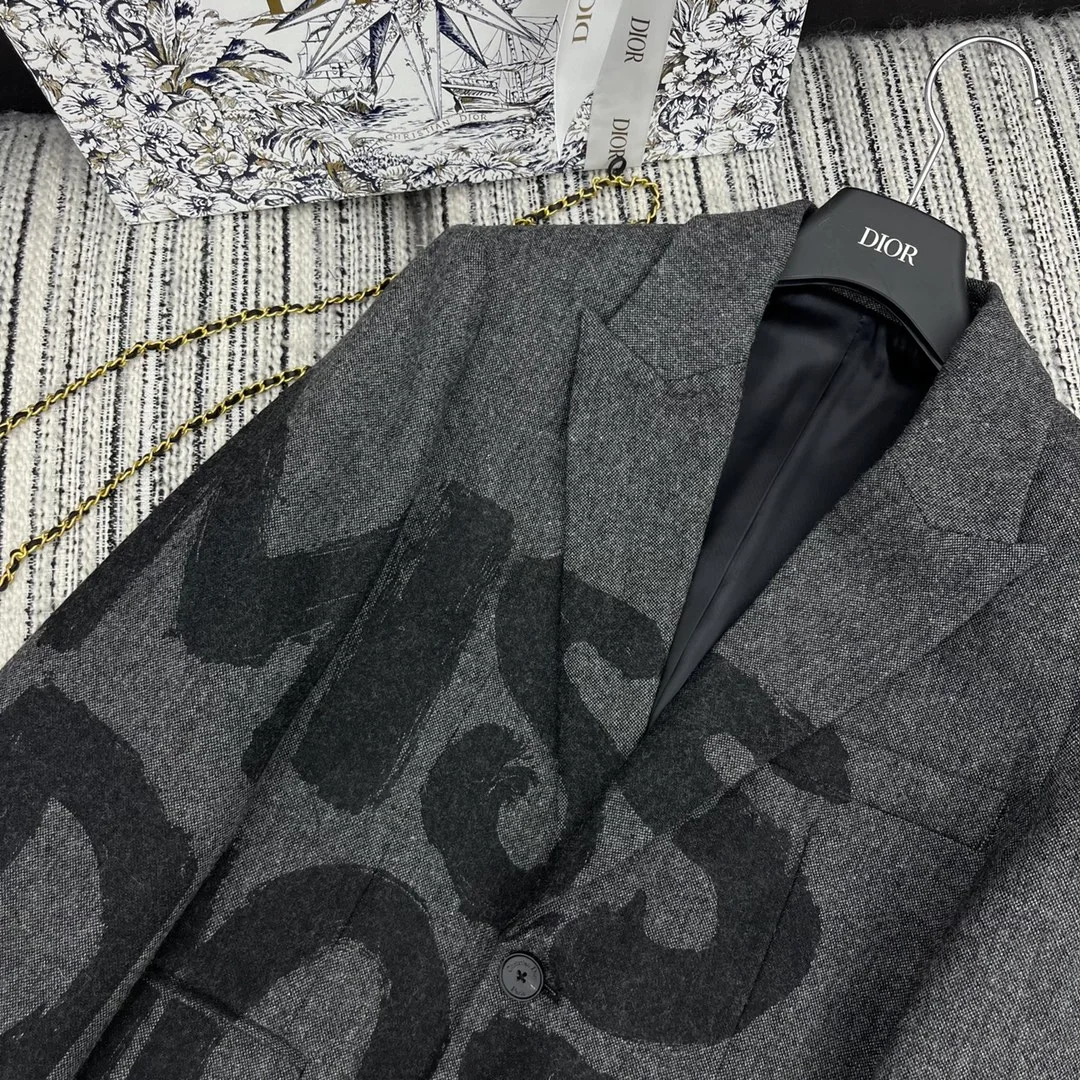 디올 블랙 Miss Dior Graffiti 모티브 울 블레이저