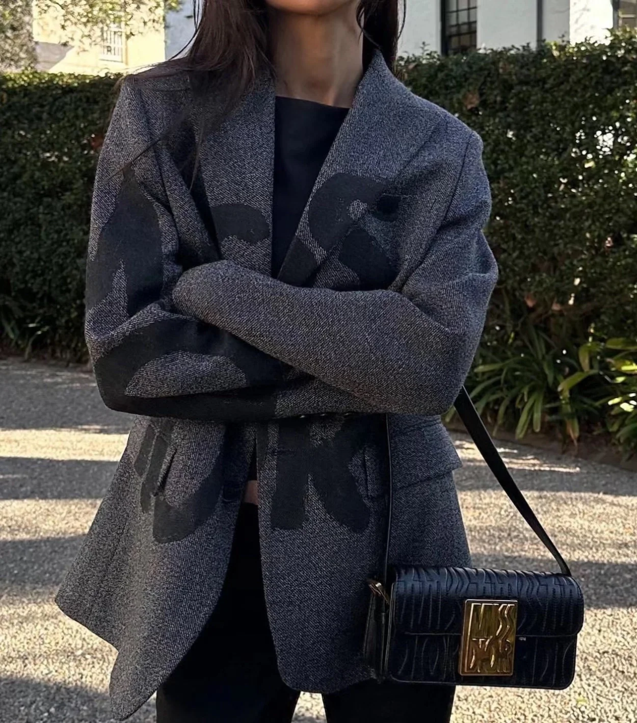 디올 블랙 Miss Dior Graffiti 모티브 울 블레이저