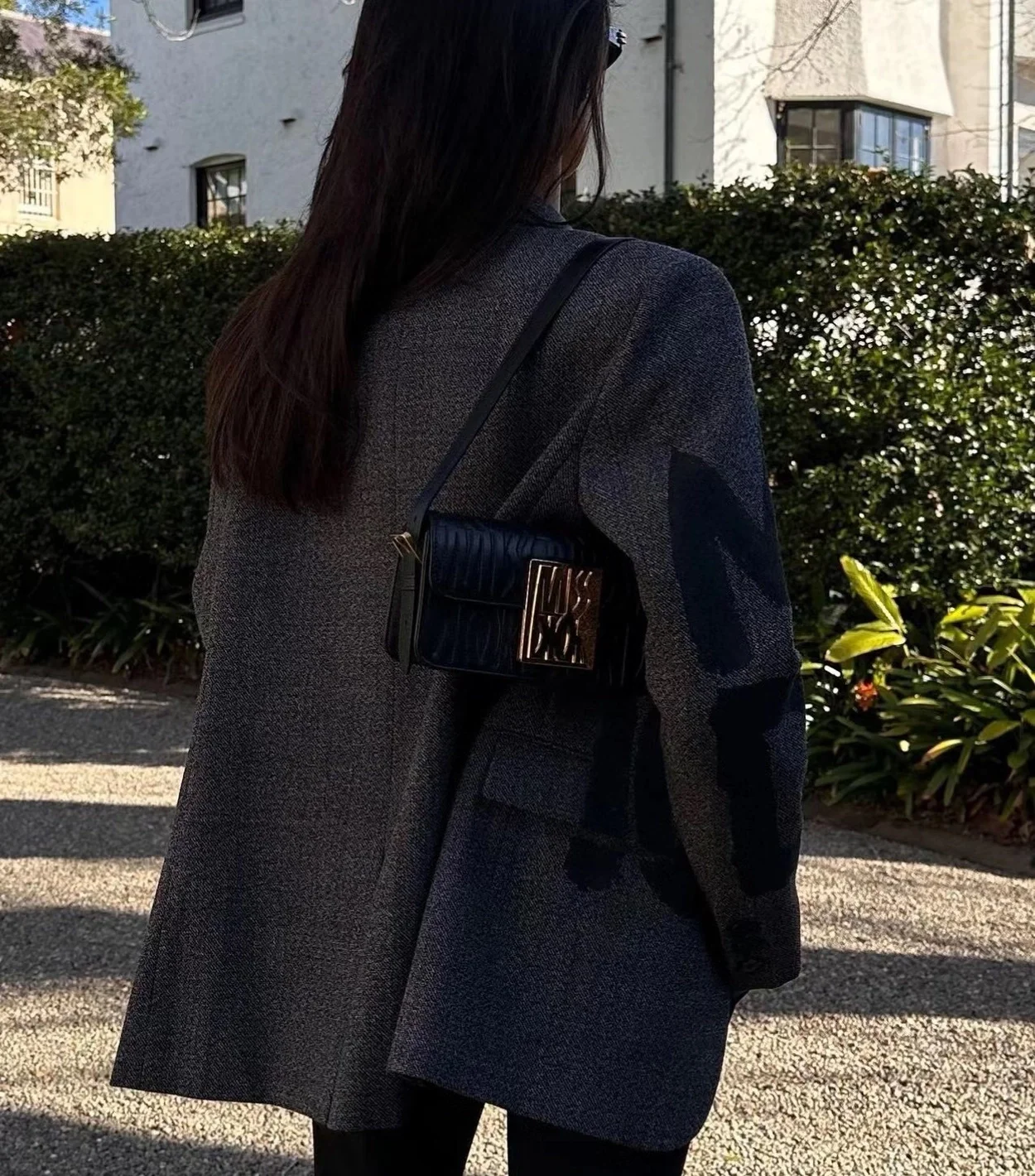디올 블랙 Miss Dior Graffiti 모티브 울 블레이저