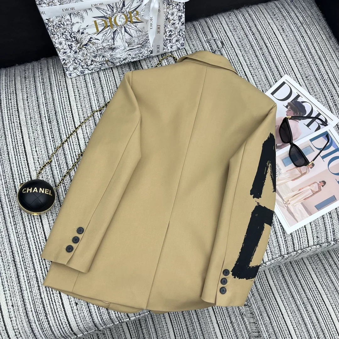디올 블랙 Miss Dior Graffiti 모티브 블레이저