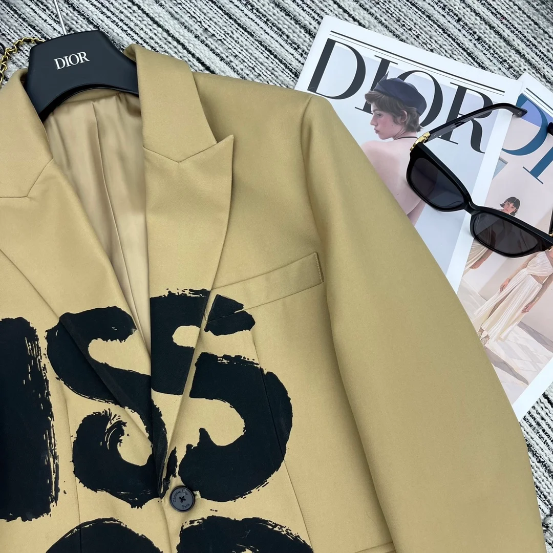 디올 블랙 Miss Dior Graffiti 모티브 블레이저