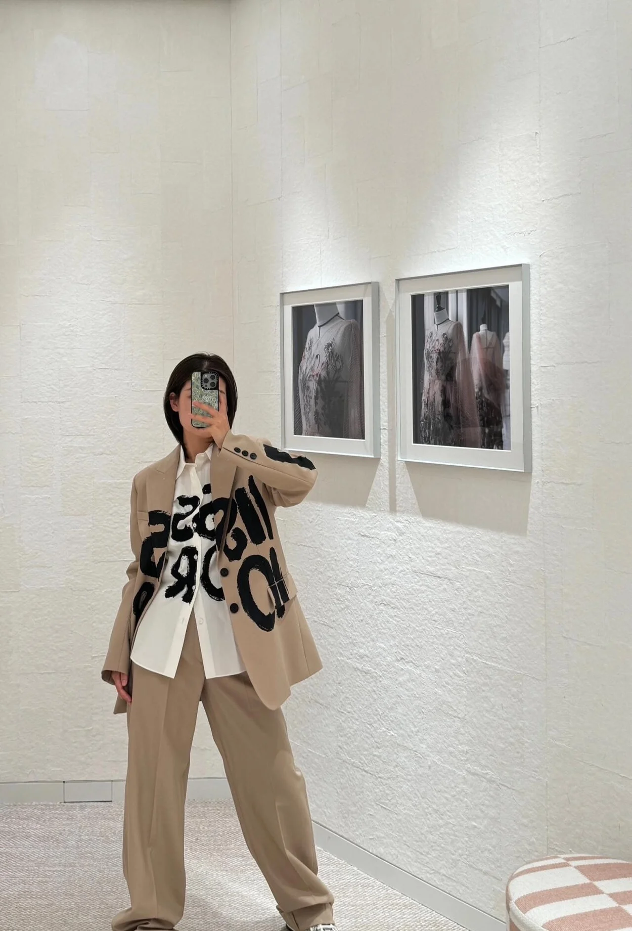 디올 블랙 Miss Dior Graffiti 모티브 블레이저