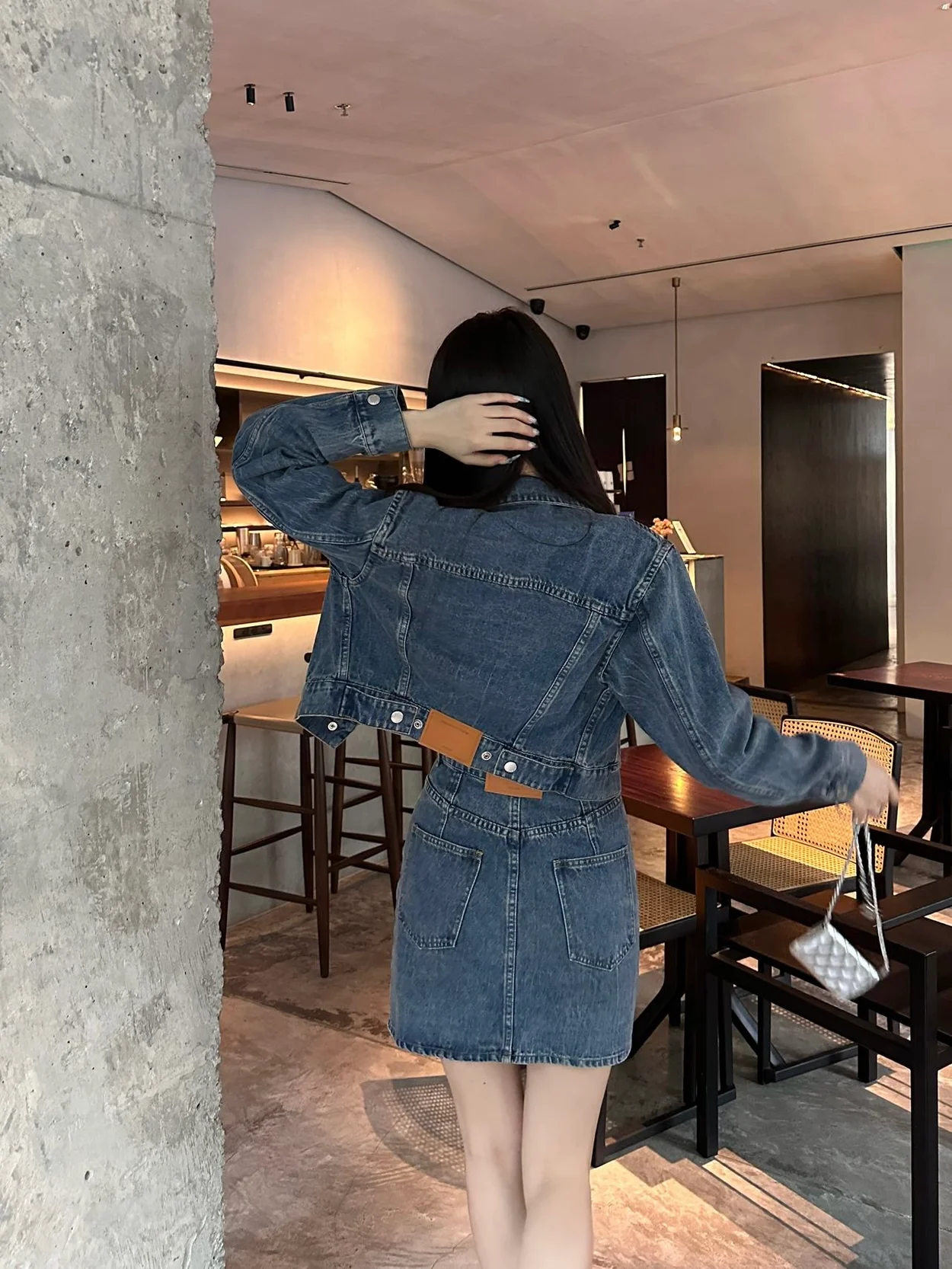 알렉산더왕 컴포트 스트레치 데님 크롭 트러커 재킷