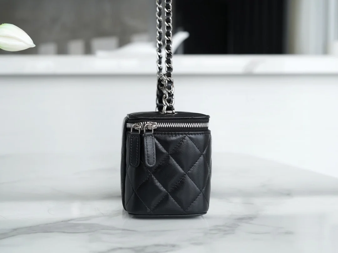 샤넬 탑핸들 스몰 베니티백 블랙 은장