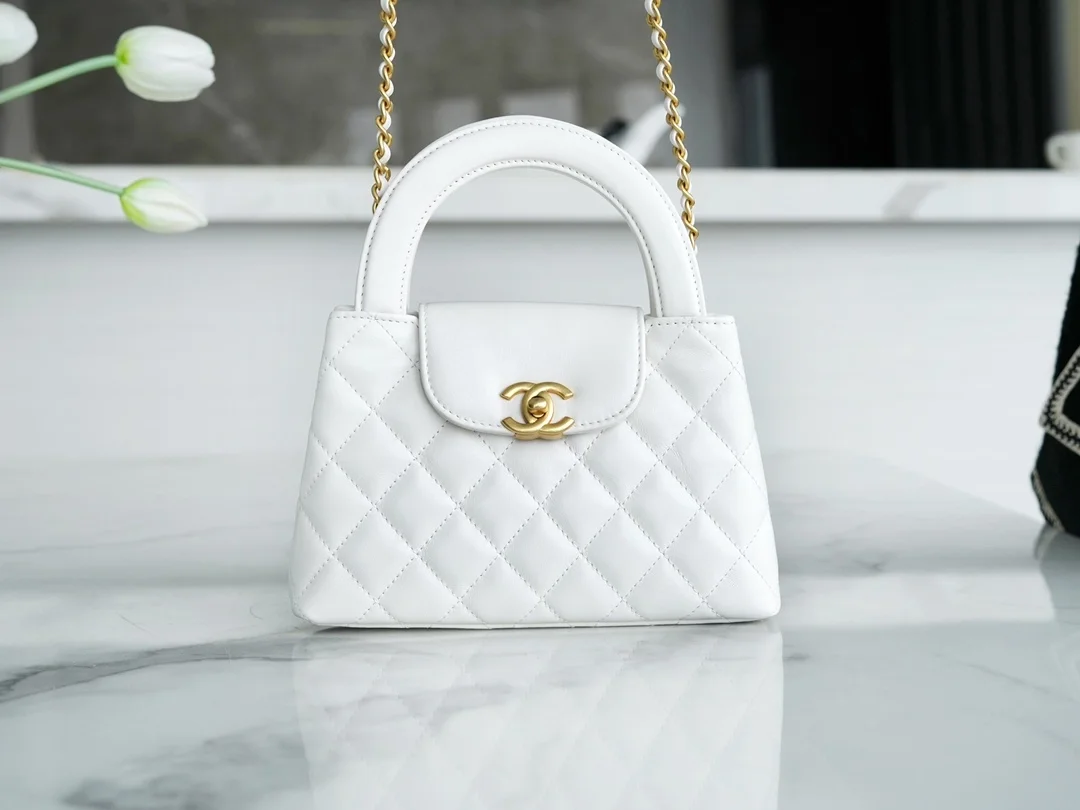 샤넬 23FW 켈리백 미니 화이트 금장 AS4416