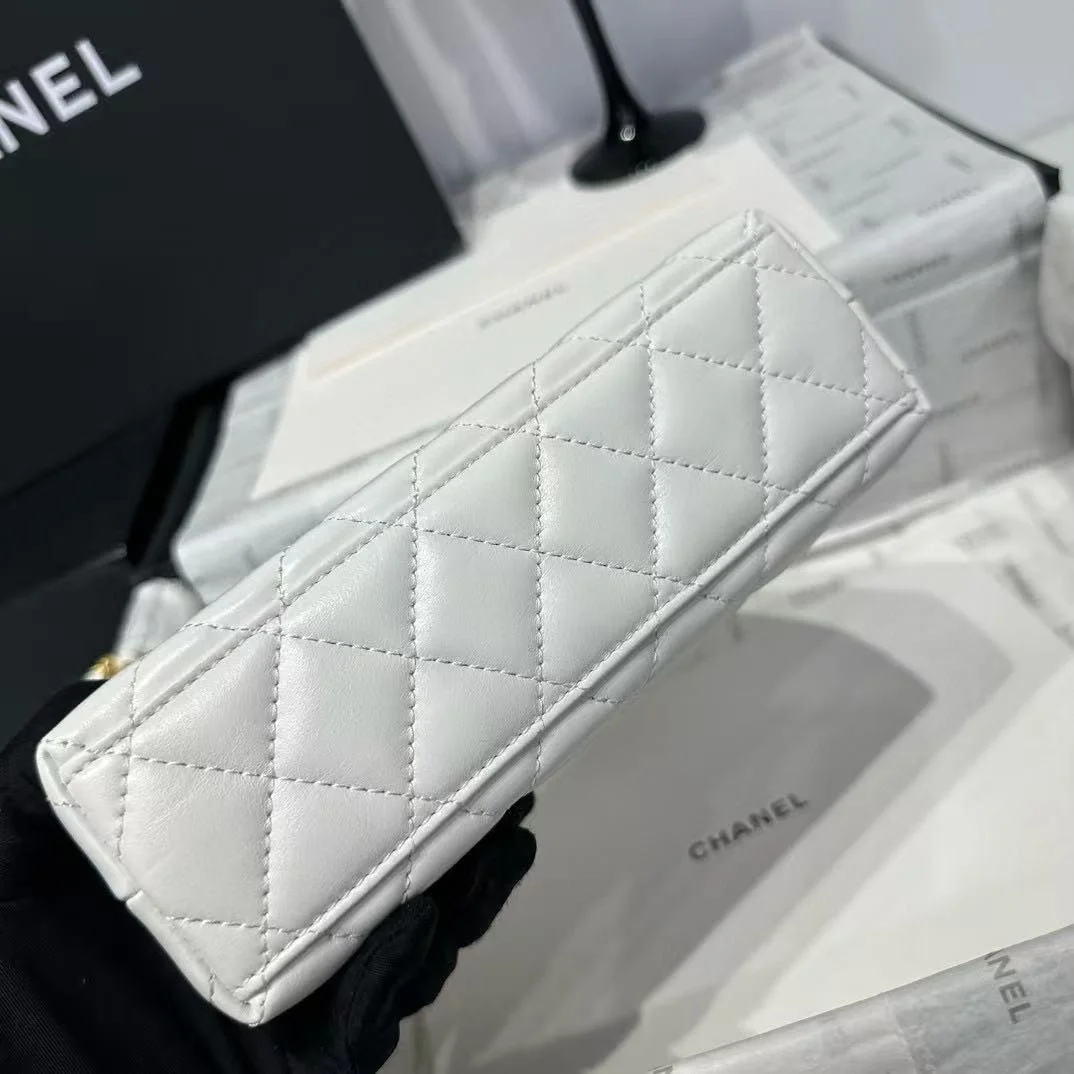샤넬 23켈리 램스킨 화이트