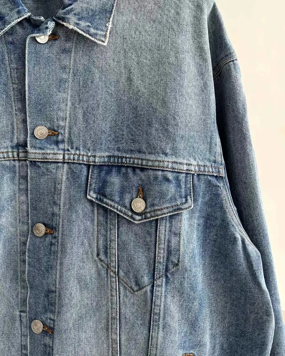 발렌시아가 BB 스프레이드 라지 핏 데님 자켓