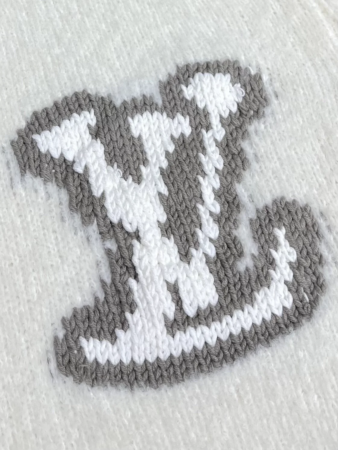 루이비통 LV 인타르시아 크루넥 스웨터