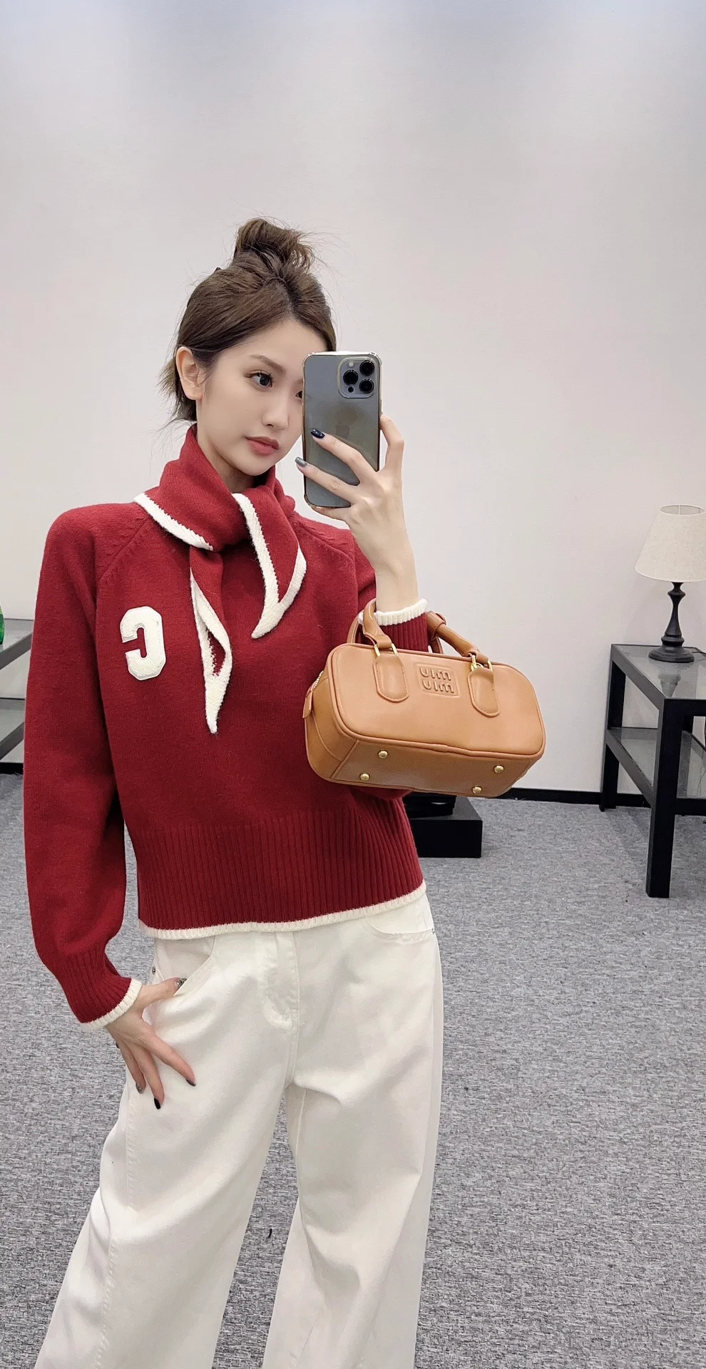 셀린느 숄 크루넥 니트 스웨터