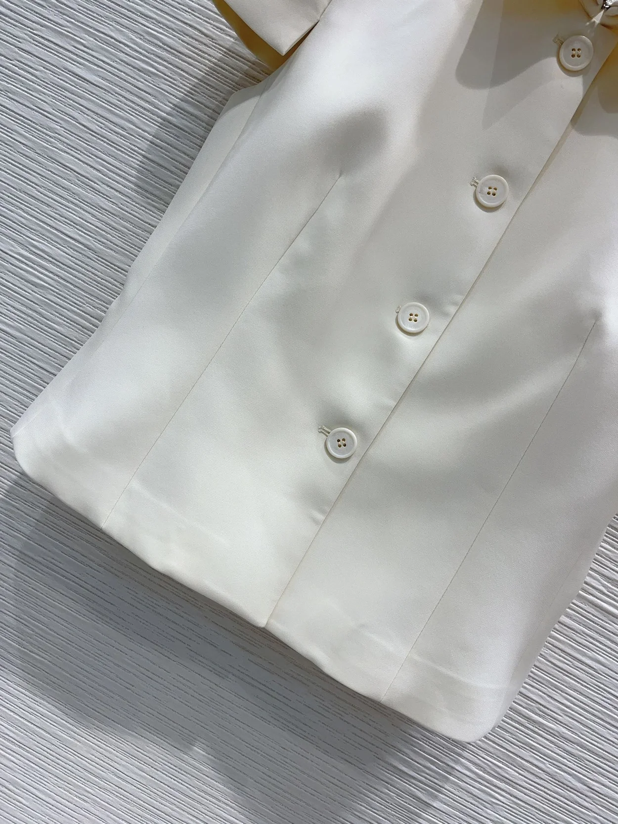 디올 피티드 반소매 울 실크 화이트 자켓