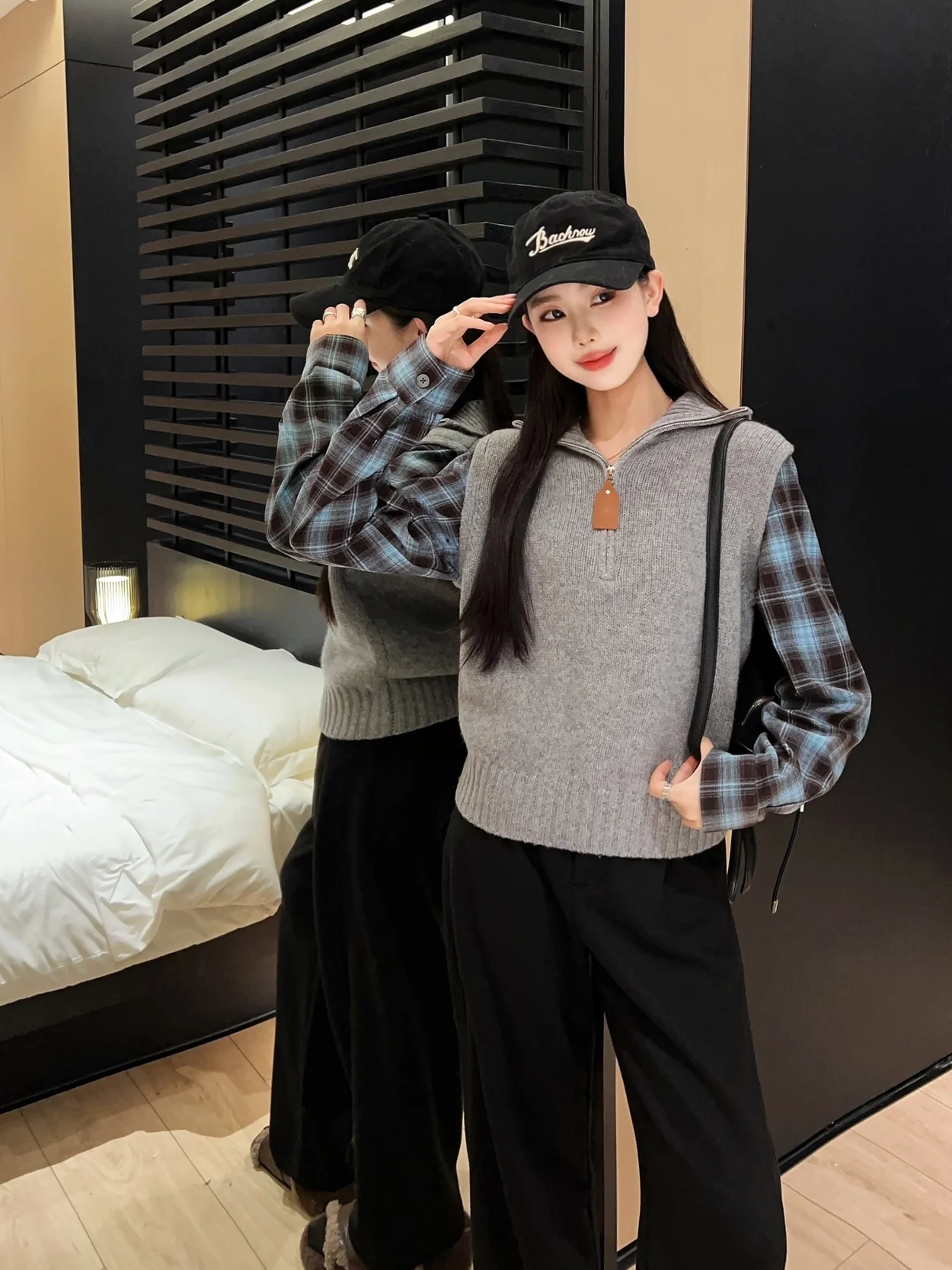 미우미우 반집업 니트 셔츠