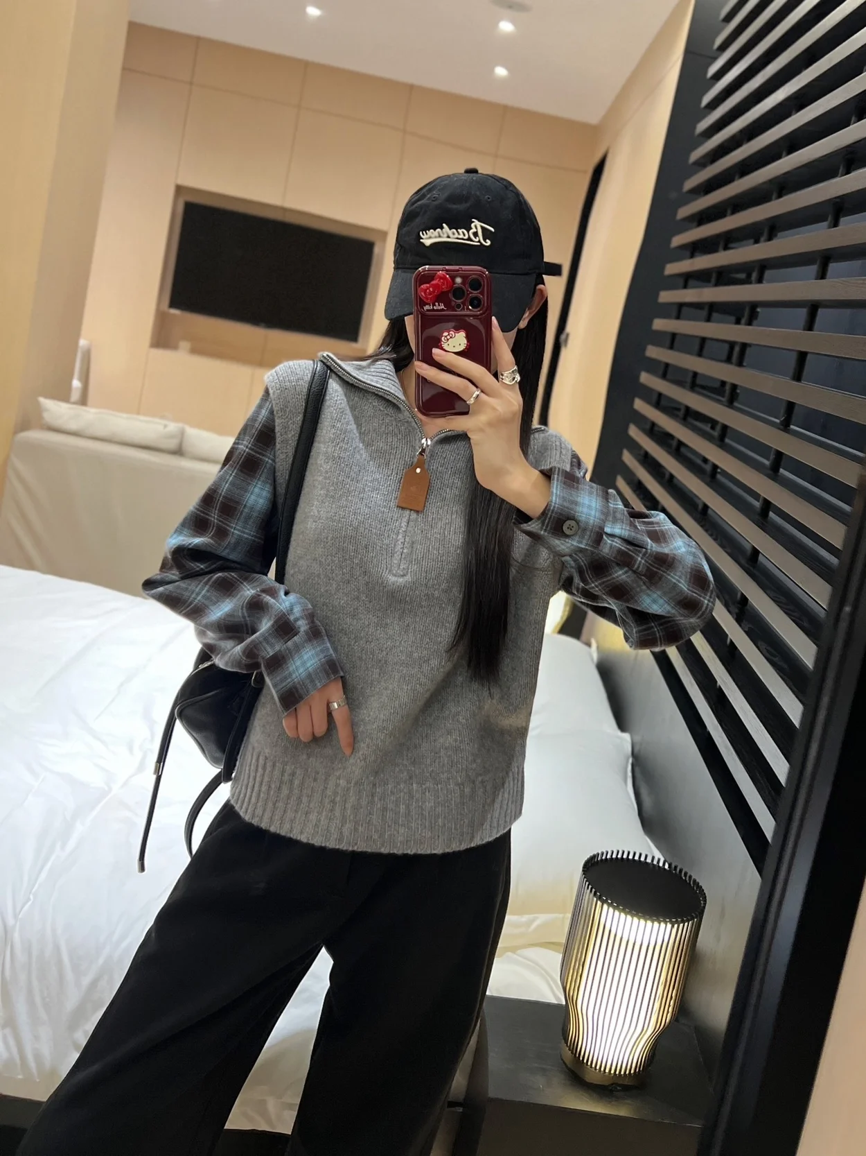 미우미우 반집업 니트 셔츠
