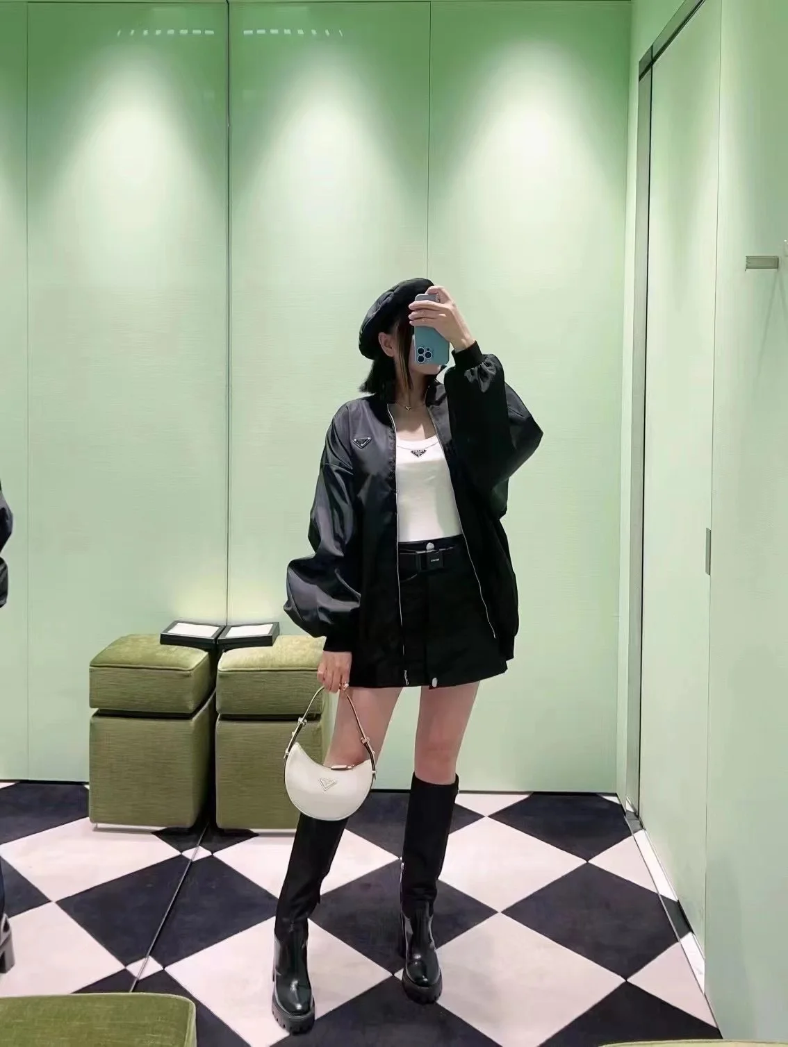 프라다 오버사이즈 하이칼라 리나일론 자켓