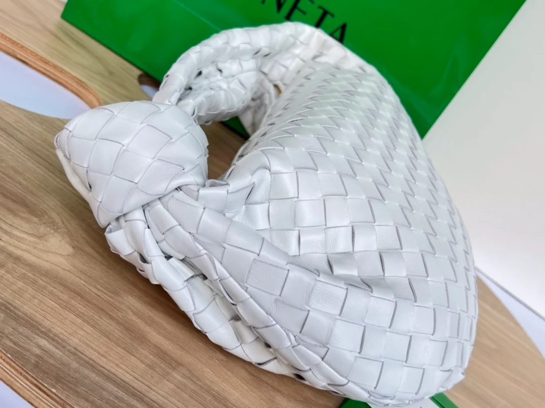 보테가 베네타 틴 조디 화이트