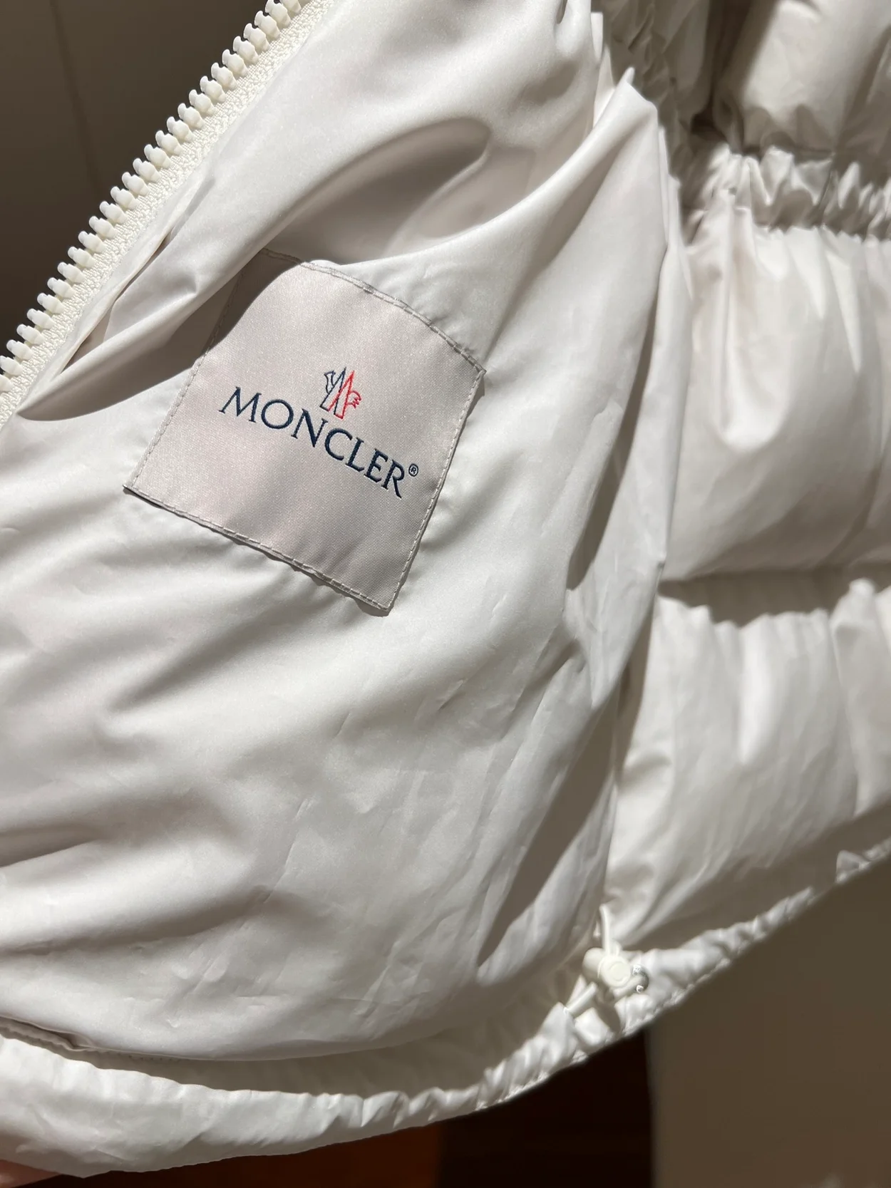 몽클레어 ESCAUT 쇼트 다운 자켓