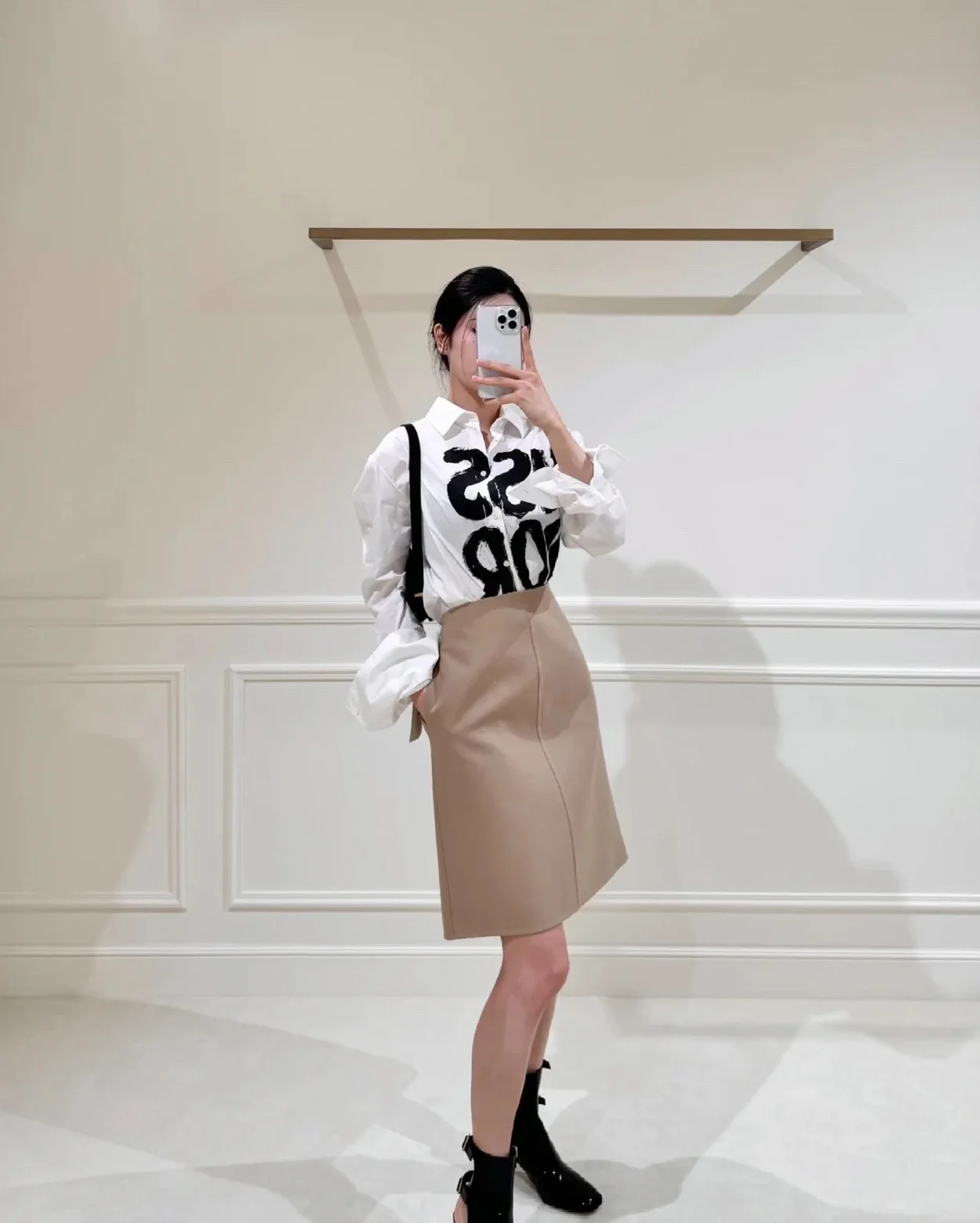 디올 스트레이트 스커트
