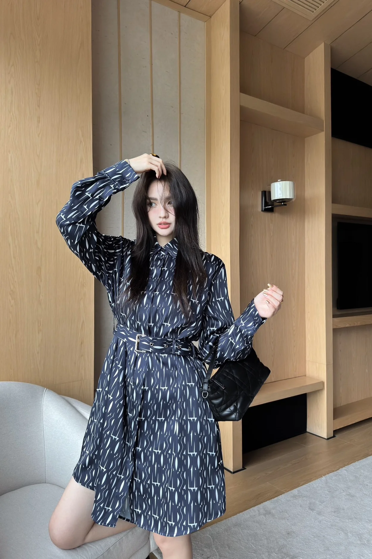 디올 네이비 블루 Miss Dior Allover 모티브 벨트 셔츠 드레스