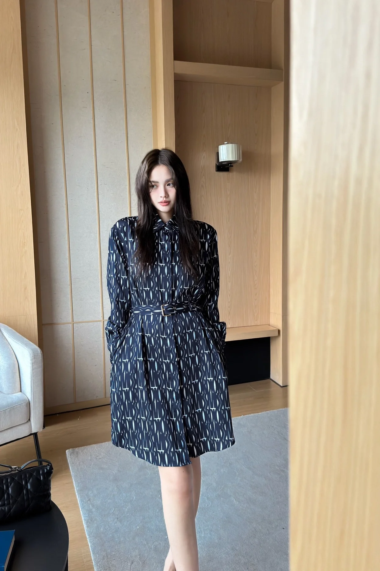디올 네이비 블루 Miss Dior Allover 모티브 벨트 셔츠 드레스