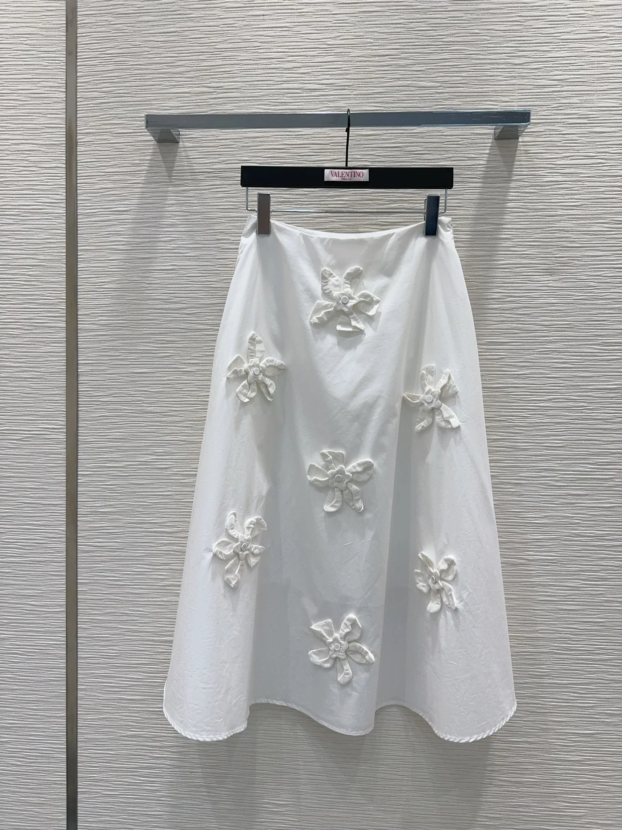 발렌티노 컴팩트 포플린 자수 미디 스커트 화이트