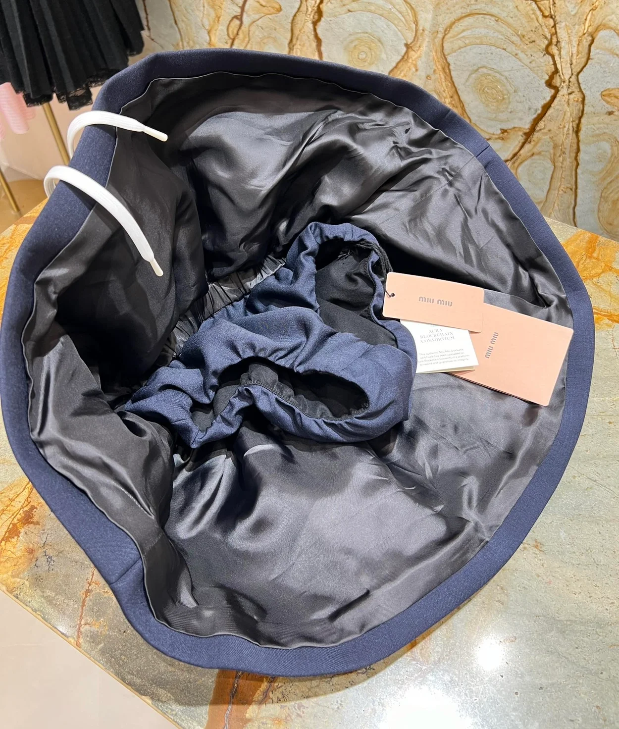 미우미우 모헤어 미니스커트 네이비