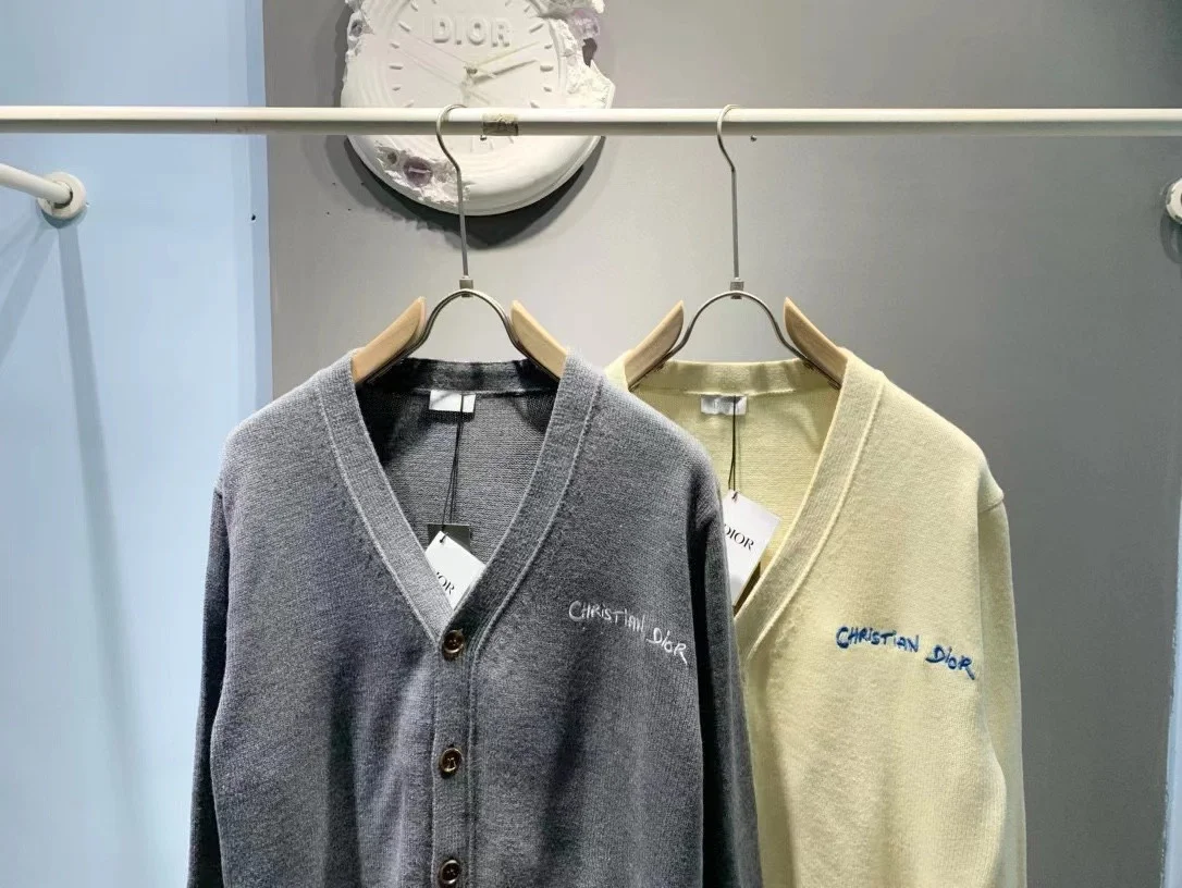 디올 크리스찬 디올 태그 가디건 (2color)