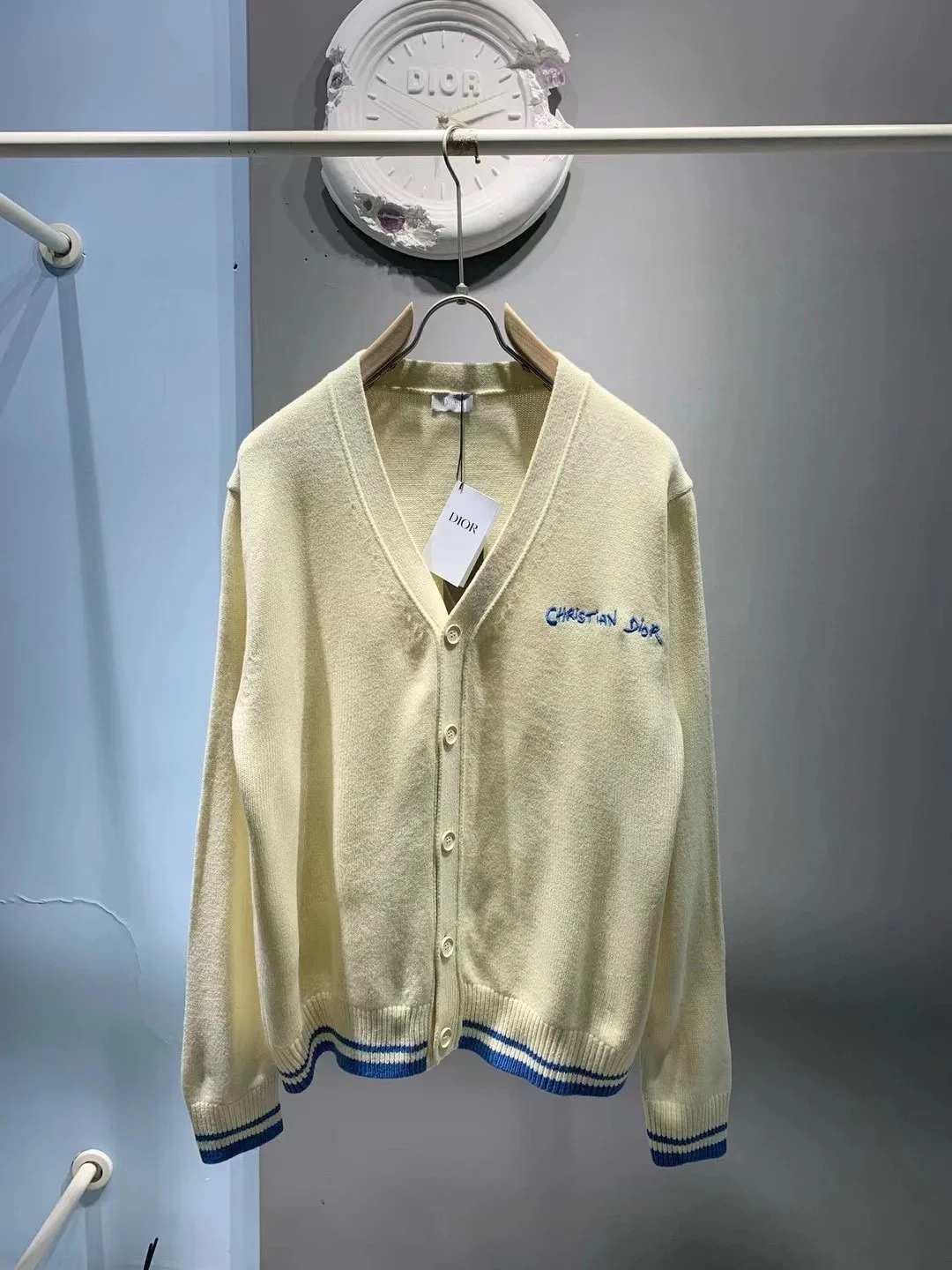 디올 크리스찬 디올 태그 가디건 (2color)