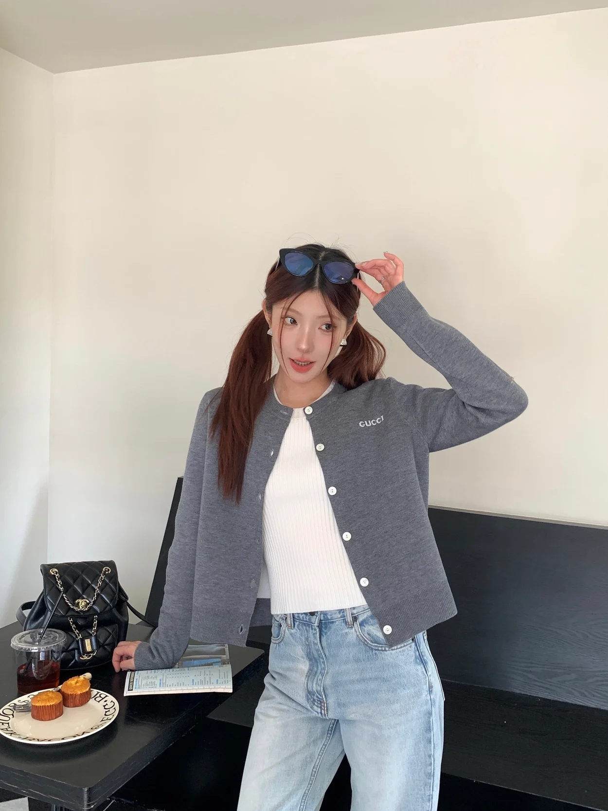 구찌 울 자카드 가디건