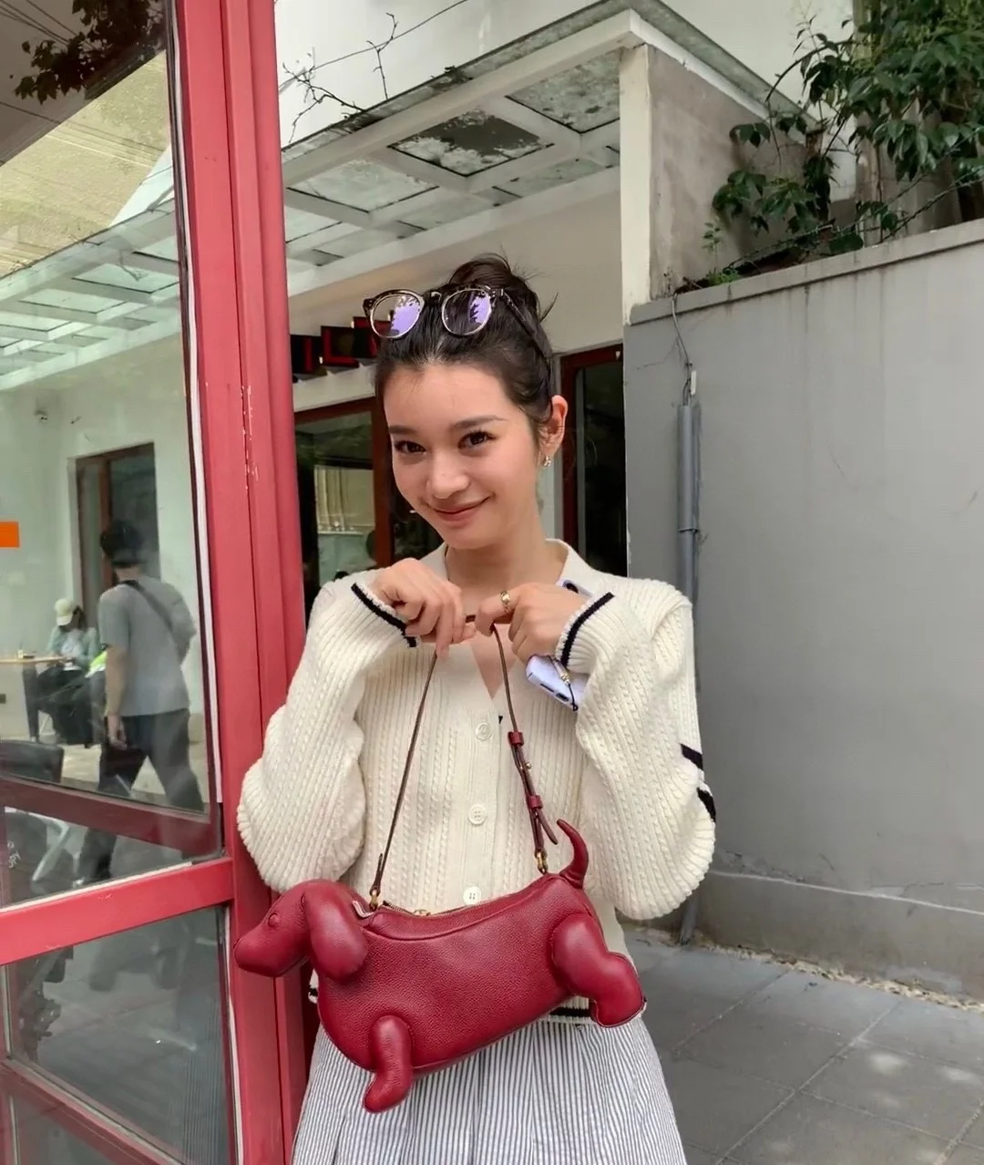 톰브라운 사선완장 브이넥 리브 가디건