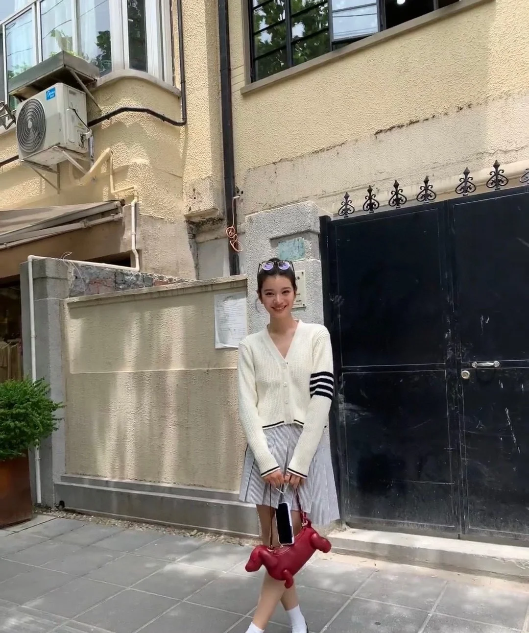톰브라운 사선완장 브이넥 리브 가디건