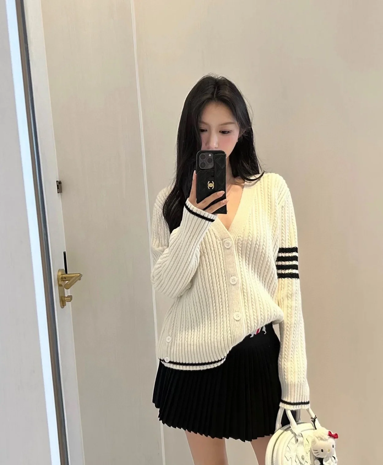 톰브라운 사선완장 브이넥 리브 가디건