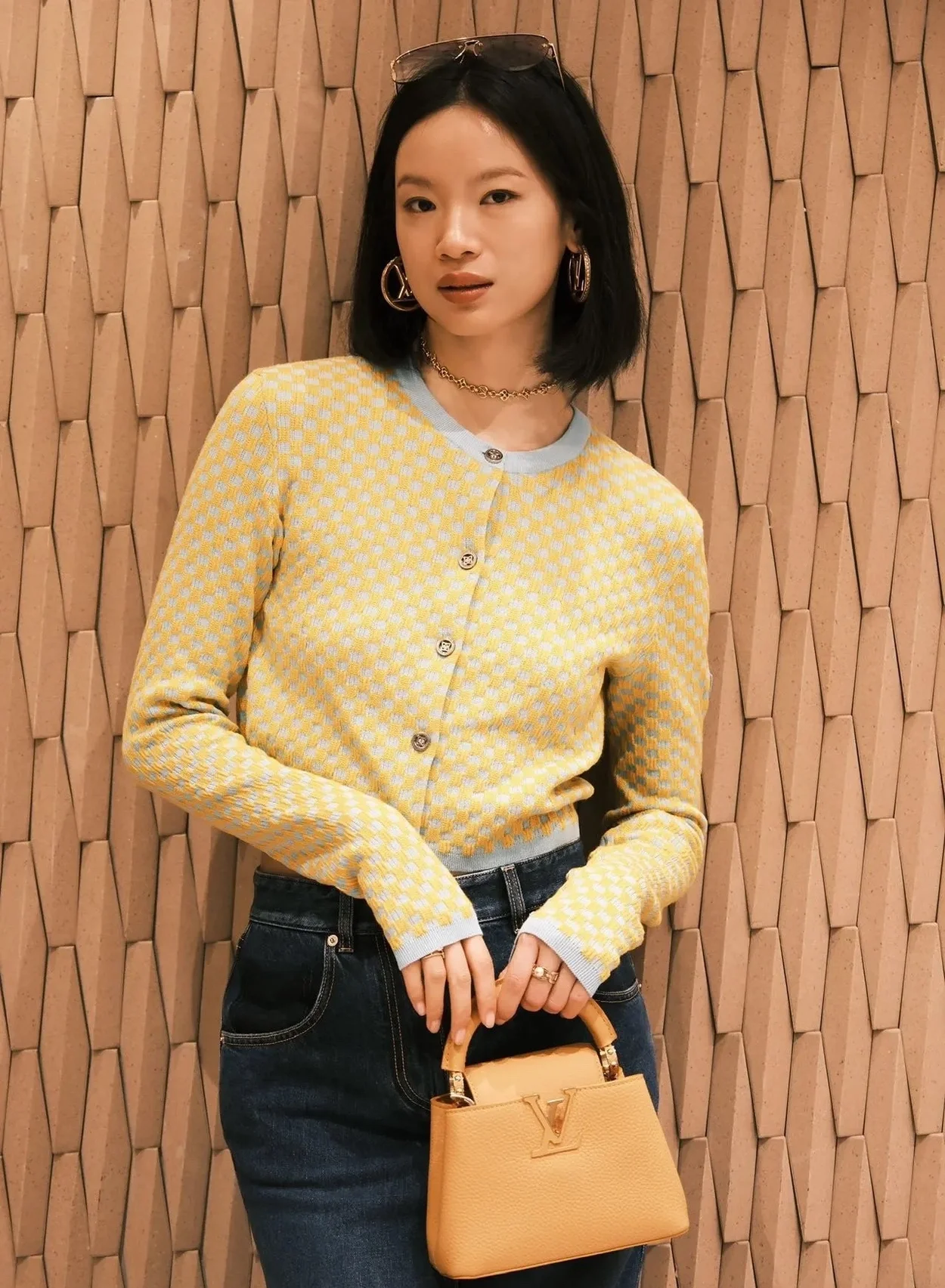 루이비통 다미에 니트 크롭 가디건