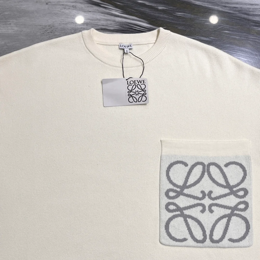 로에베 애너그램 포켓 스웨터