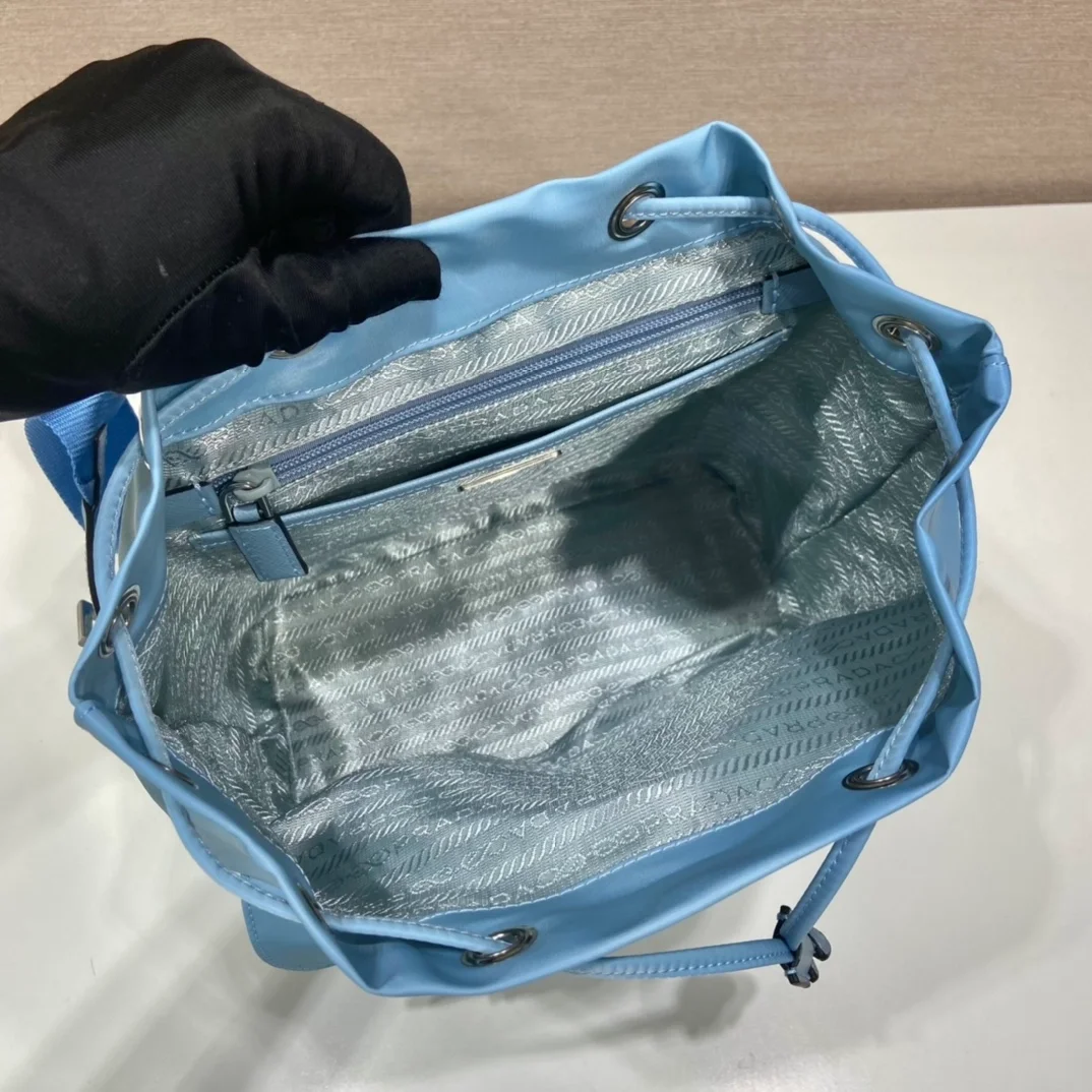 프라다 리나일론 백팩 라이트블루
