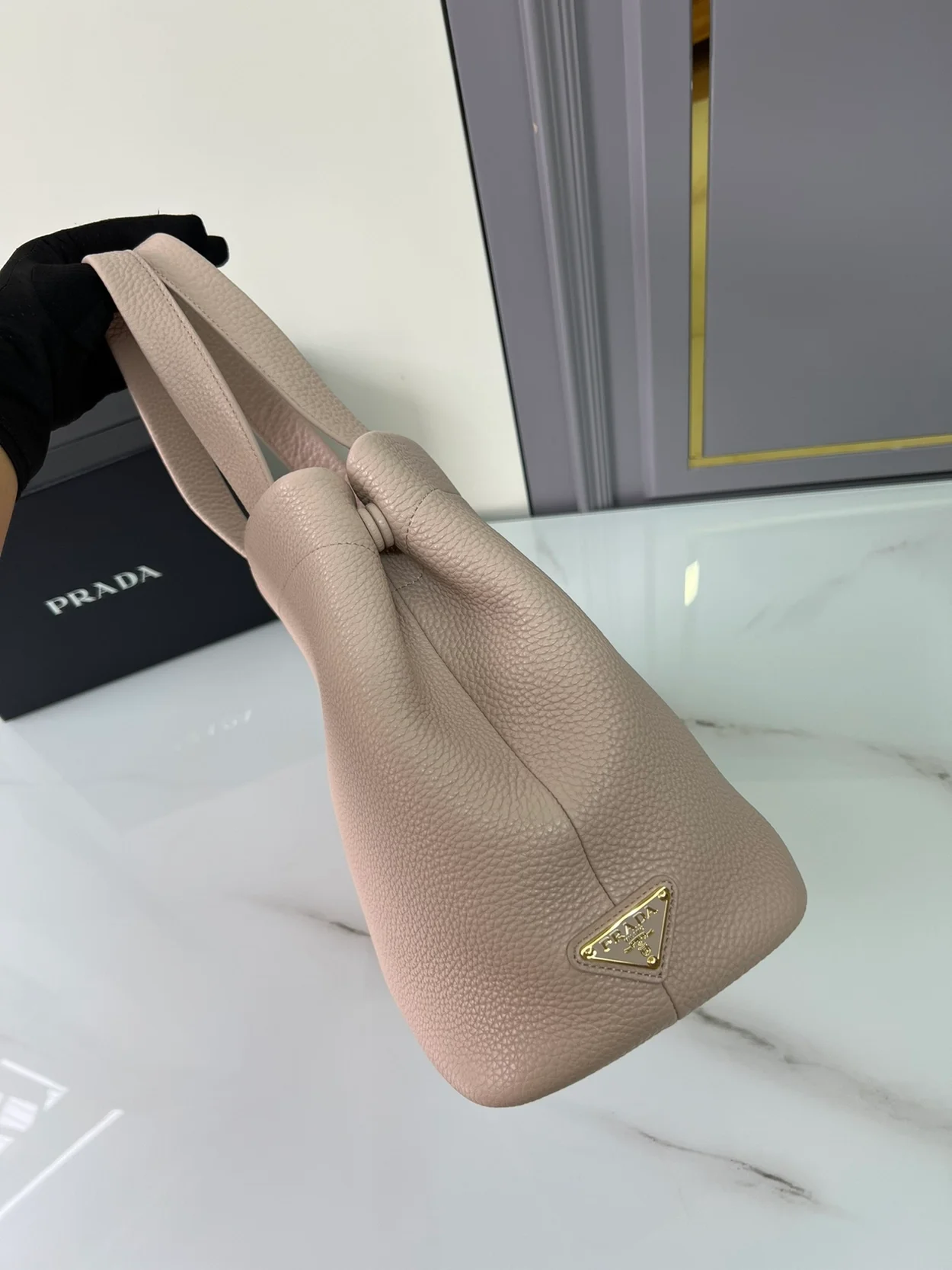 프라다 스몰 레더 토트백 핑크