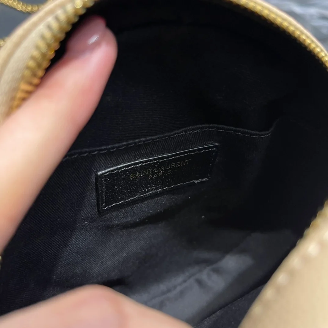 생로랑 쉐브론 라운드 카메라 백 베이지