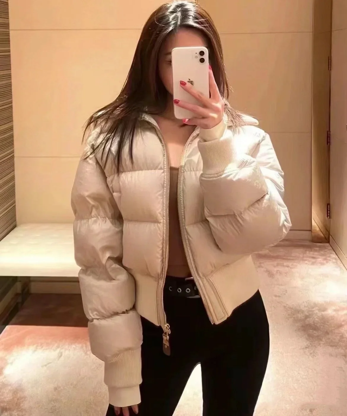 루이비통 크롭 모노그램 푸퍼 재킷