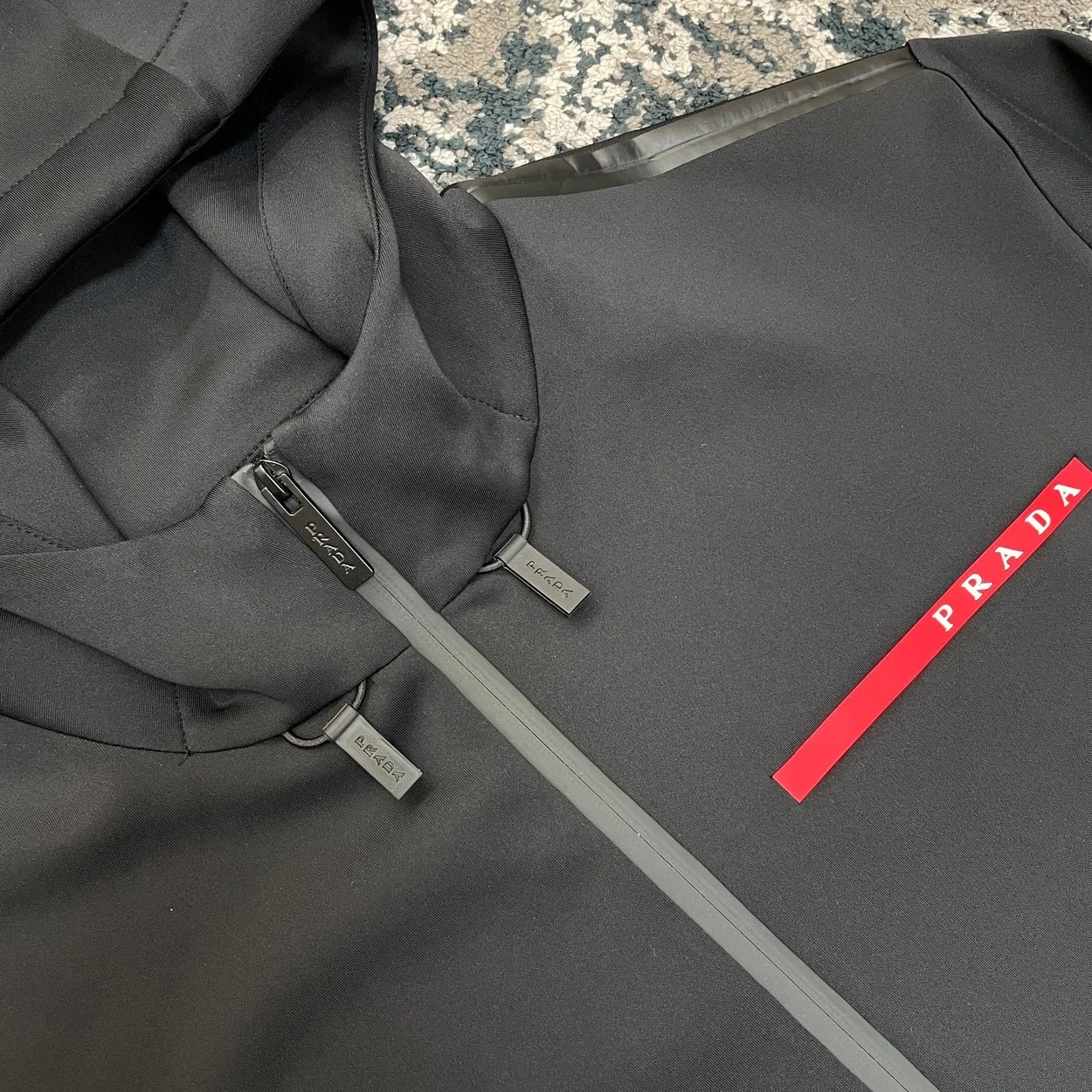 프라다 리사이클 더블 저지 후디