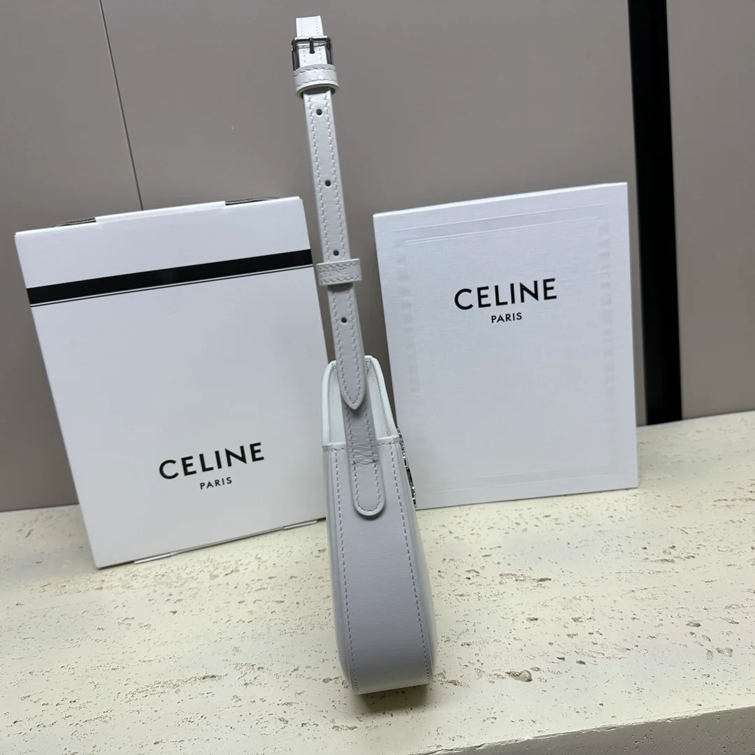 셀린느 미디엄 틸리백 화이트