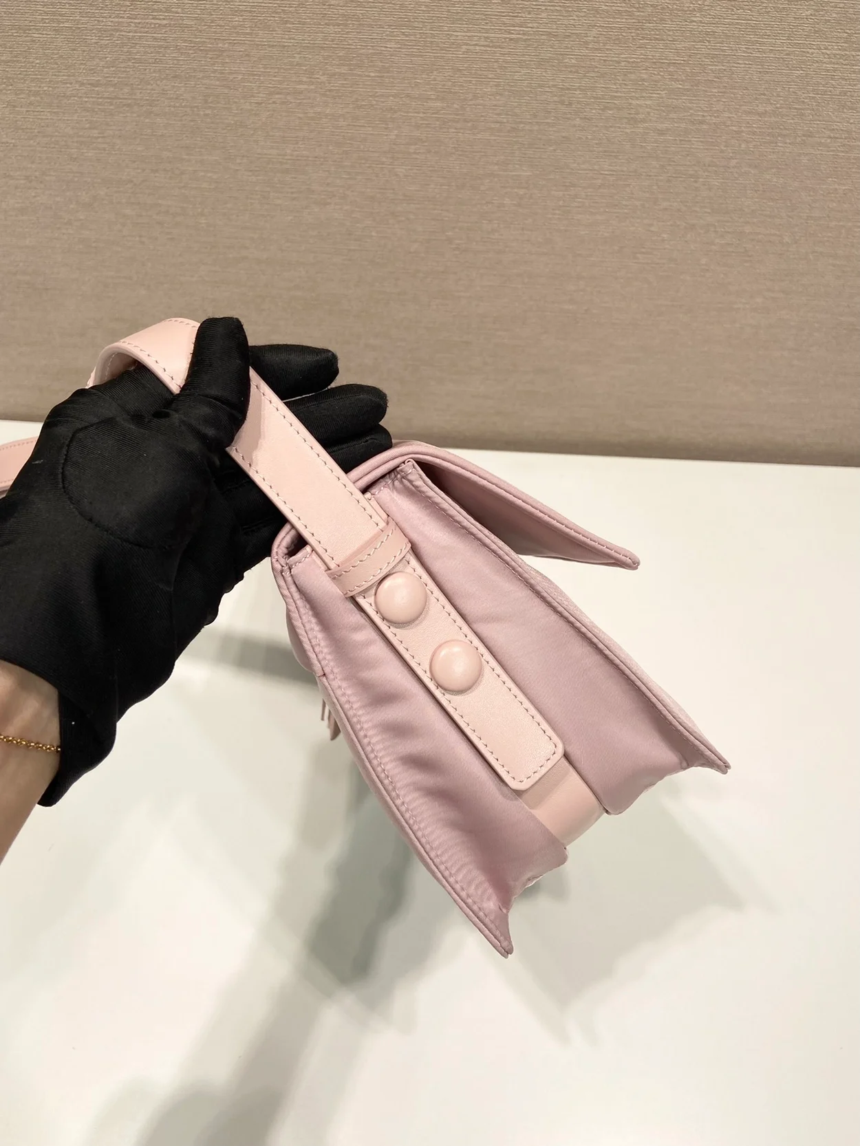 프라다 스몰 패딩 리나일론 숄더백 핑크