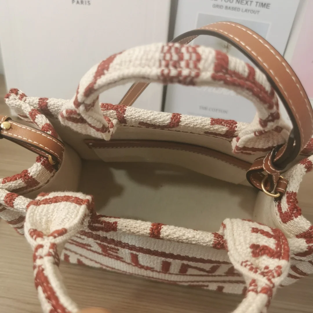 셀린느 스몰 카바스 타이스 텍스타일 올오버 화이트레드